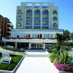 Gfh - Hotel Ruhig